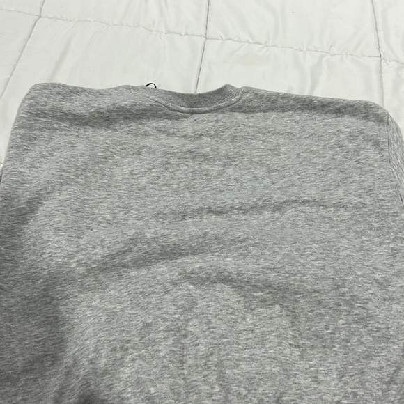 Grey crew neck/ nice materials - Picture 5 of 5